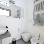 Modern - Private Bathroom - Ρώμη
