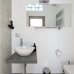 Modern - Private Bathroom - Πανσιόν Ρώμη